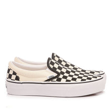 Carica l'immagine nel visualizzatore di Gallery, VANS Classic Slip-On P BLACK & Whtchckerboard WHITE