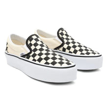 Carica l'immagine nel visualizzatore di Gallery, VANS Classic Slip-On P BLACK & Whtchckerboard WHITE