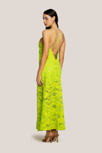 Carica l&#39;immagine nel visualizzatore di Gallery, 4GIVENESS   Abito lungo con incrocio blossom lace lime
